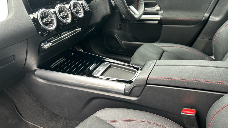 Mercedes-Benz GLA 200d AMG Line Executive 5dr Auto Diesel Hatchback